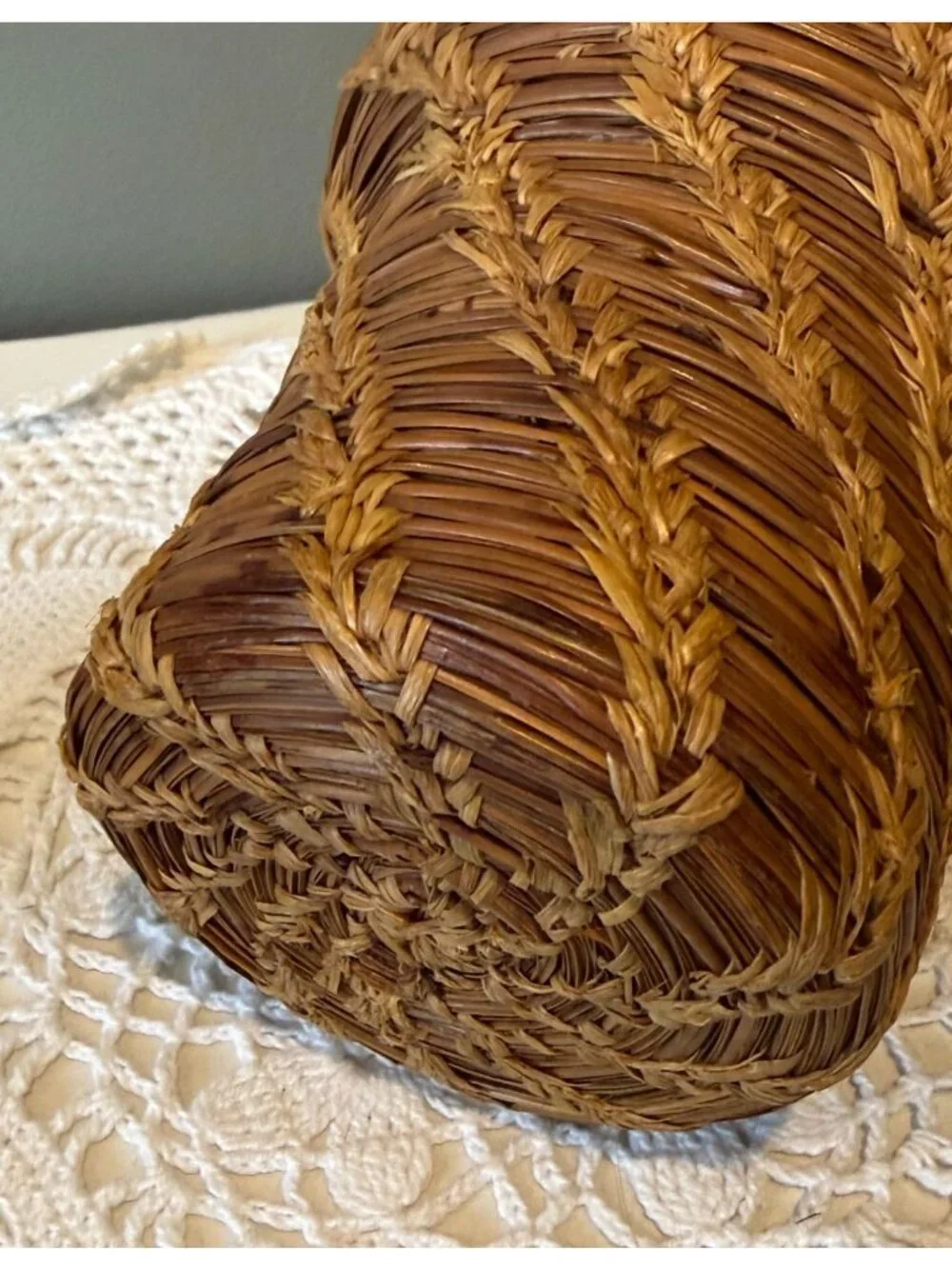 Vintage Handwoven Pine Straw Basket with Lid Rustic Handmade Storage Basket